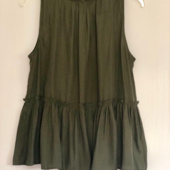 NWT Loft sleeveless tie-neck top in size medium - Picture 3 of 4